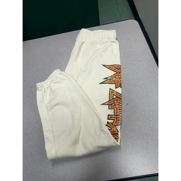 Def Leppard Mens Spell Out Logo Jogger Pants Elastic Waist Medium NWOT‎ - Picture 4 of 7